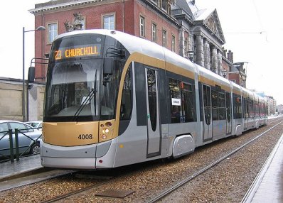 Un tram de la STIB. Photo par "Jupiler" sur Wikimedia