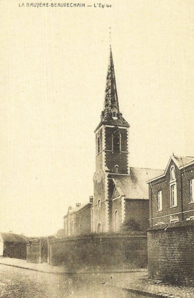 Eglise de La Bruyère. Carte postale reprise du livre "Beauvechain au fil du temps" par M Deconinck.