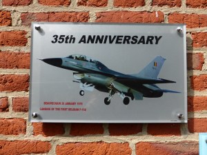 La plaque au musée du 1e Wing