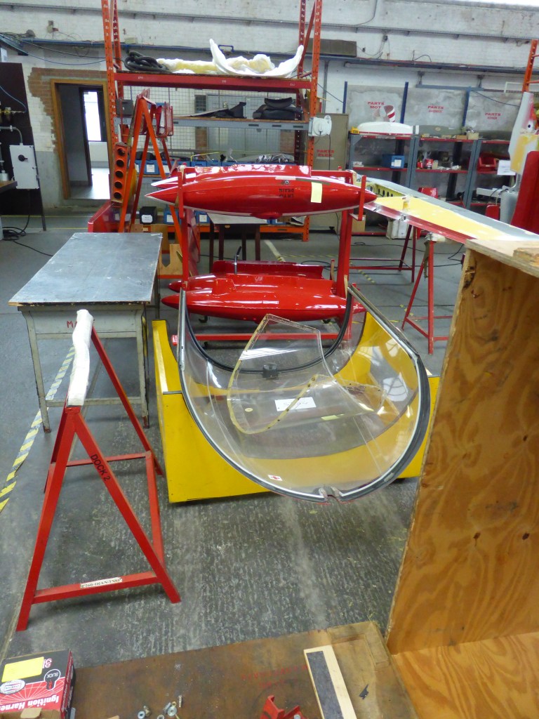 ... et ses ailes et sa verrière.