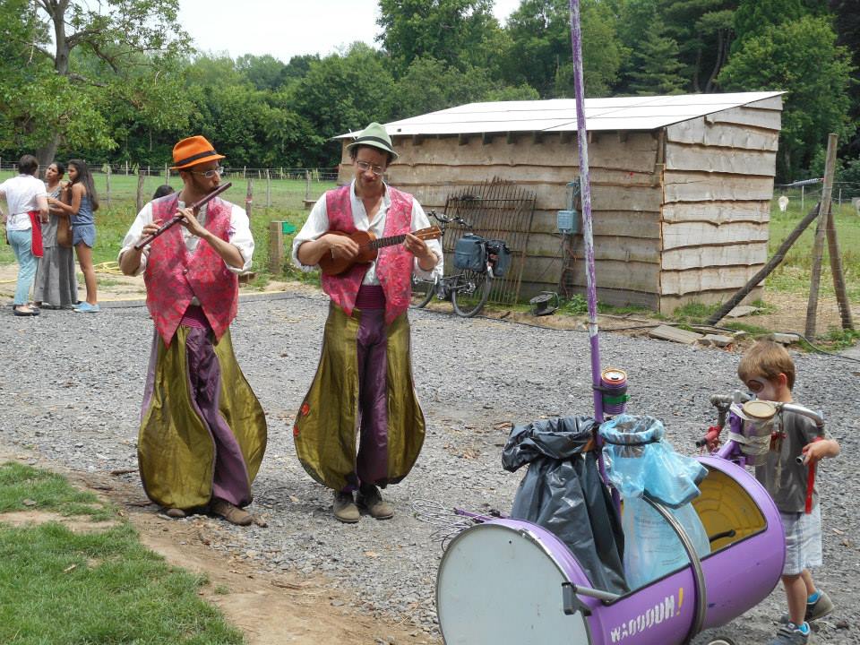 L'animation musicale et théatrales improvisées des Bib'z. Photo Luc Jandrain