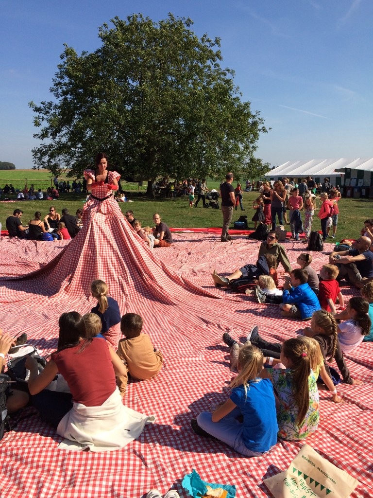 Kartelle, la robe et nappe de pique-nique la plus grande en Belgique